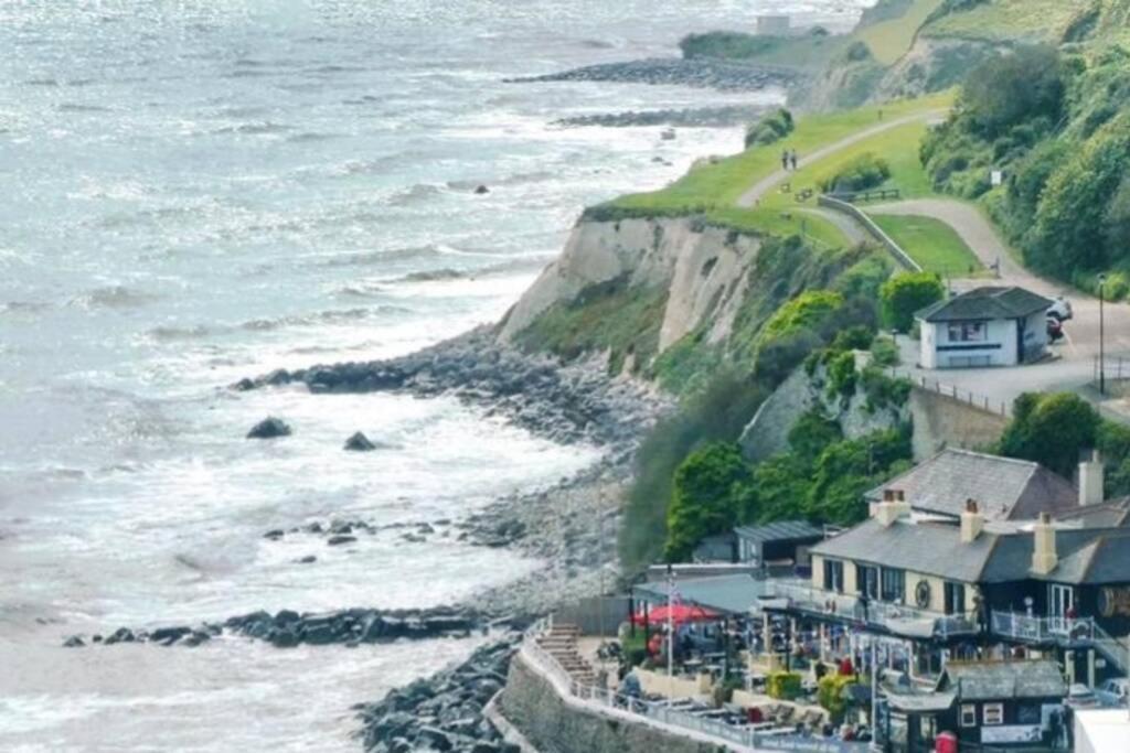 Beautiful Seaside Apartment With Parking ヴェントナー エクステリア 写真